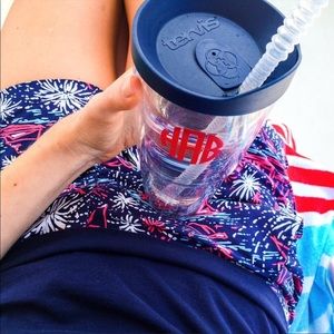 RARE Lilly Pulitzer Sparks Fly Glow in the dark Callahan shorts